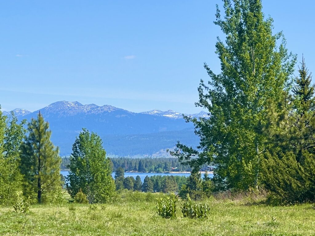 Cascade lake and surrounding mountains